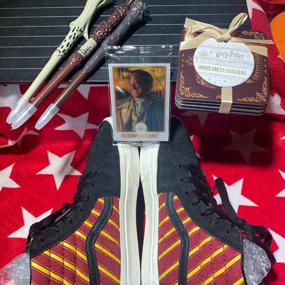 Kids Size 3.0 VANS Sk8-Hi Shoes "Harry Potter "Gryffindor" Edition + Gift Set - Picture 1 of 10